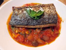 СКУМРИЯ С ДОМАТИ